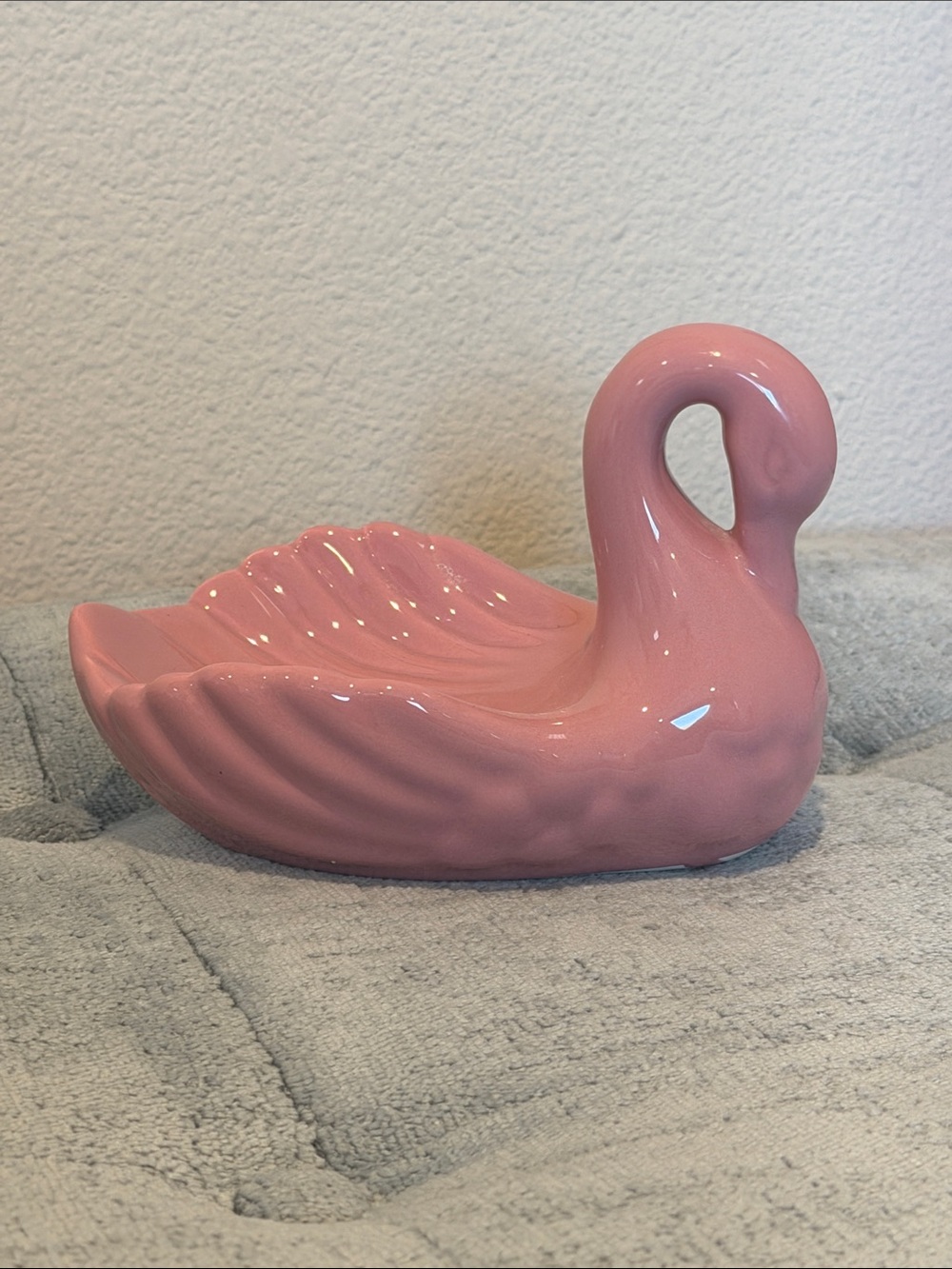 Mauve Pink Ceramic Swan Soap Dish